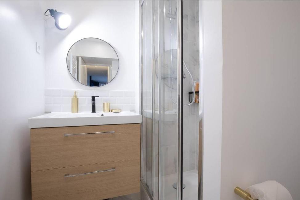 Appartement Lumineux Proche Parc De La Villette París Exterior foto